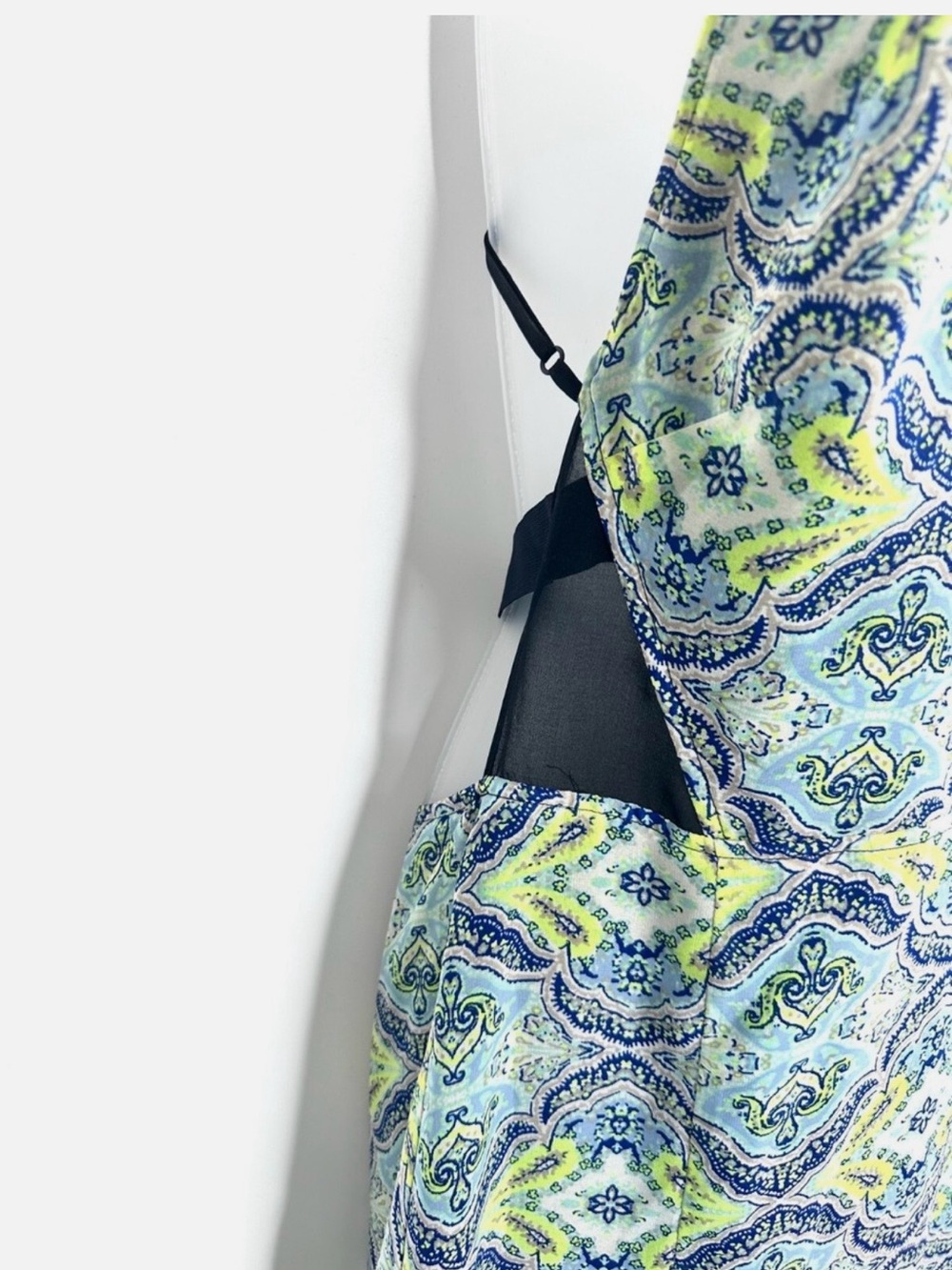 VTG Victoria's Secret Boho Paisley Halter Open
Back Maxi Dress Sz 4 - Picture 3 of 8